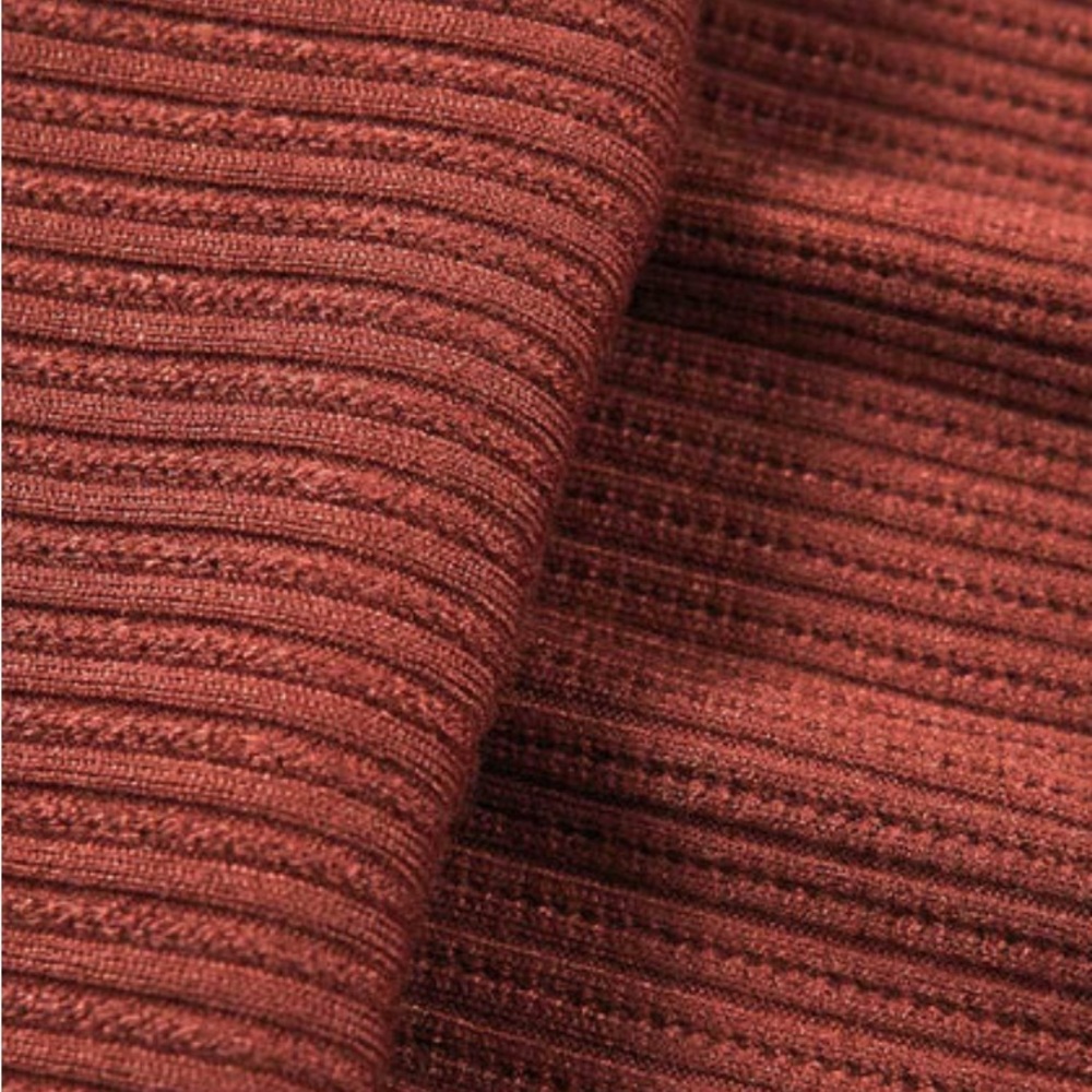 OGL Cropped Ribbed Top - Picture 10 of 10